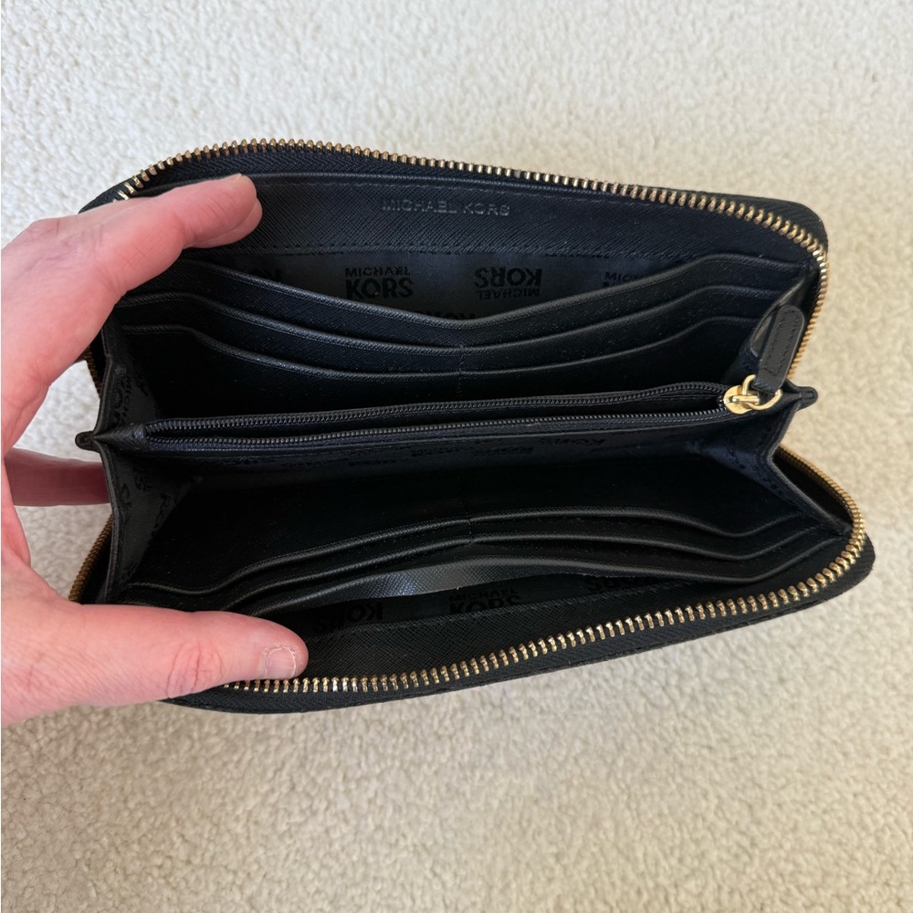 Michael Kors black snakeskin wallet - Picture 4 of 7